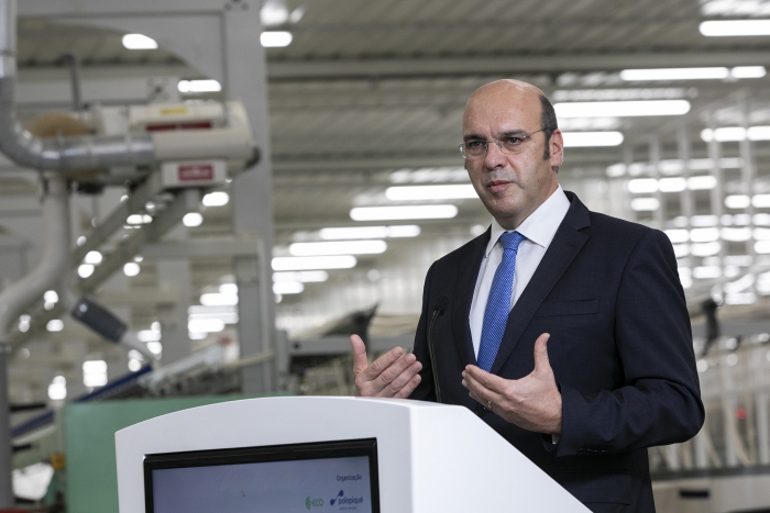 Governo lan&ccedil;a apoio &agrave; capitaliza&ccedil;&atilde;o das empresas antes do fim das morat&oacute;rias, avan&ccedil;a Siza Vieira