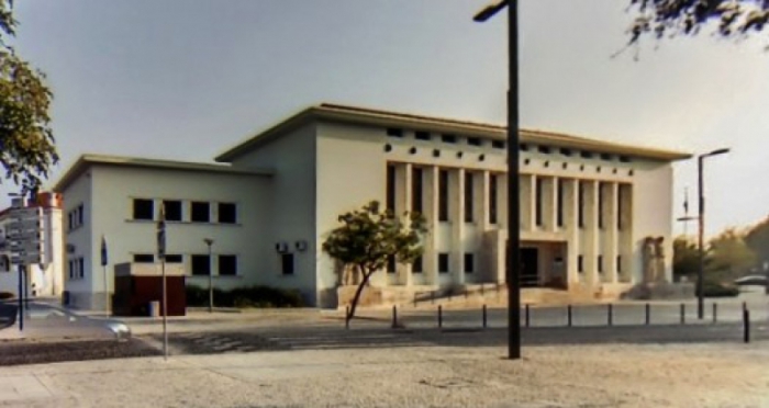 Hasta P&uacute;blica - Munic&iacute;pio concessiona Quiosque junto ao Tribunal