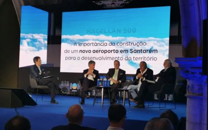 Aeroporto: Promotor destaca mais-valia de Santar&eacute;m e autarcas criticam novas op&ccedil;&otilde;es