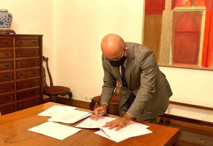 Ministro das Finan&ccedil;as assinou contrato para empr&eacute;stimo SURE no valor de 5,9 mil milh&otilde;es de euros