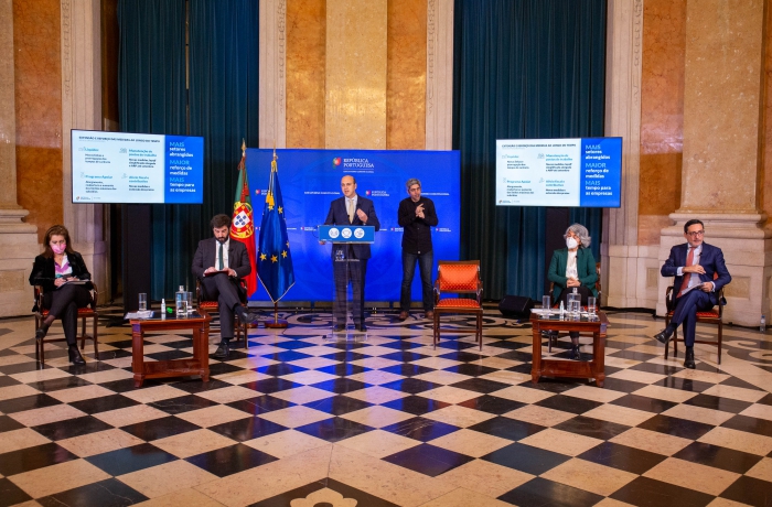Governo refor&ccedil;a apoios &agrave; economia e ao emprego